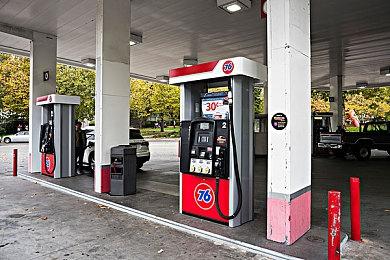 老式动画风格免费游戏《到处都是蜘蛛》Steam上线